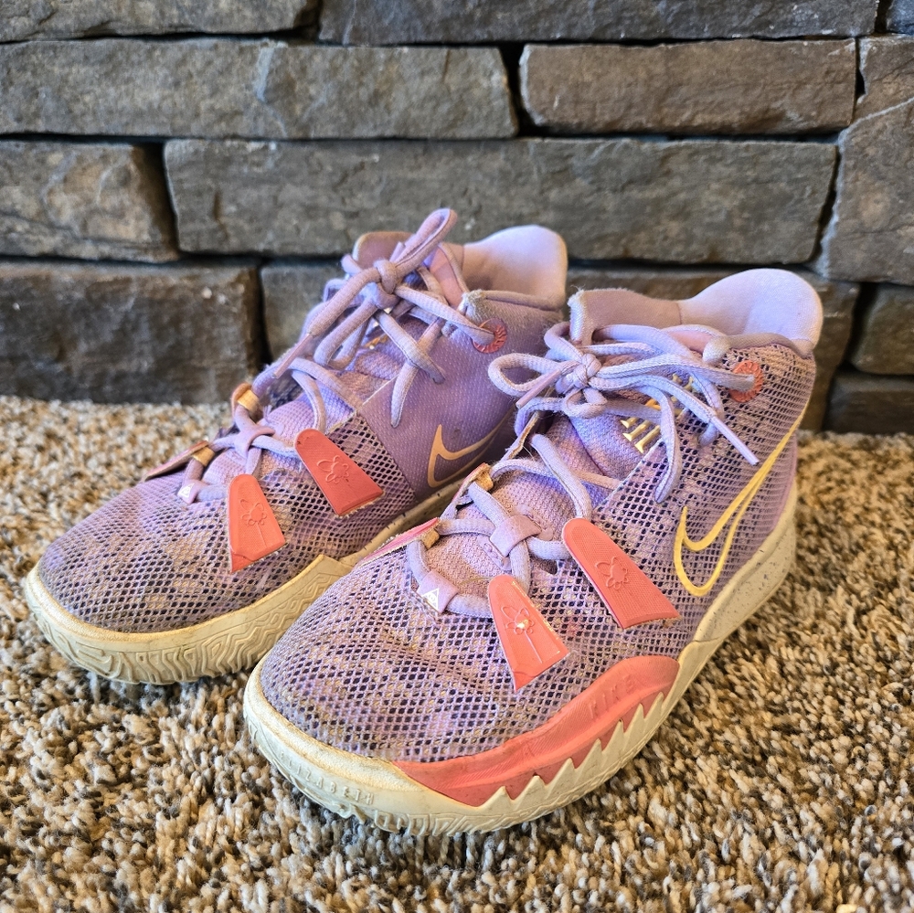 Girls Kyrie Basketball shoes